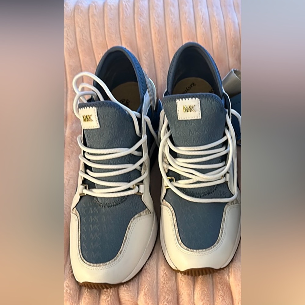 Women wedge
